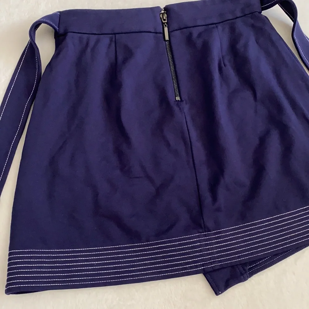 Guess Los Angeles | Faux Wrap Tie Belt Asymmetrical Mini Skirt Blue (S 4-6) - Picture 9 of 15